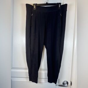 Torrid Black Capri Joggers Size 1/1X EUC #5738